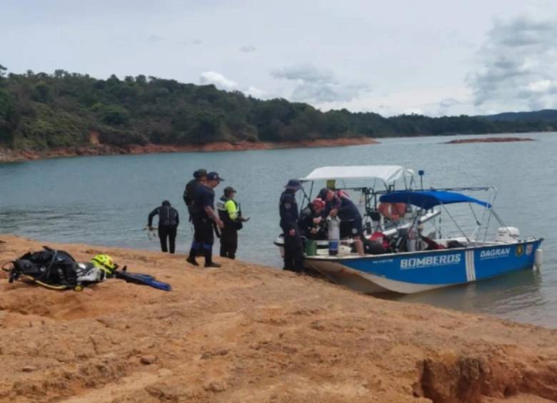 La búsqueda del joven de 22 años continúa, de manera superficial, en otros puntos del embalse y en las laderas. FOTO Cortesía.