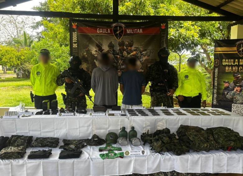 A ‘Comején’ y ‘Olimpo’ los cogieron con 600 cartuchos de diferente calibre y material de guerra. FOTO Ejército Nacional.