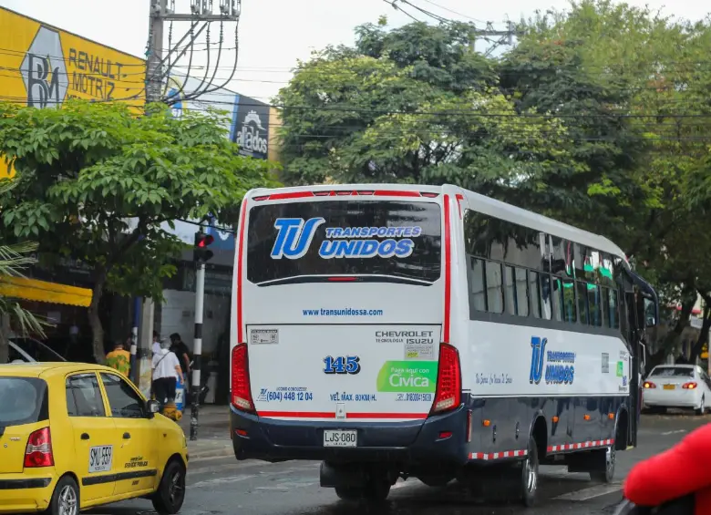 Los buses intermunicipales que aceptarán el pago con la tarjeta Cívica estarán contramarcados con logos distintivos. FOTO Metro de Medellín.