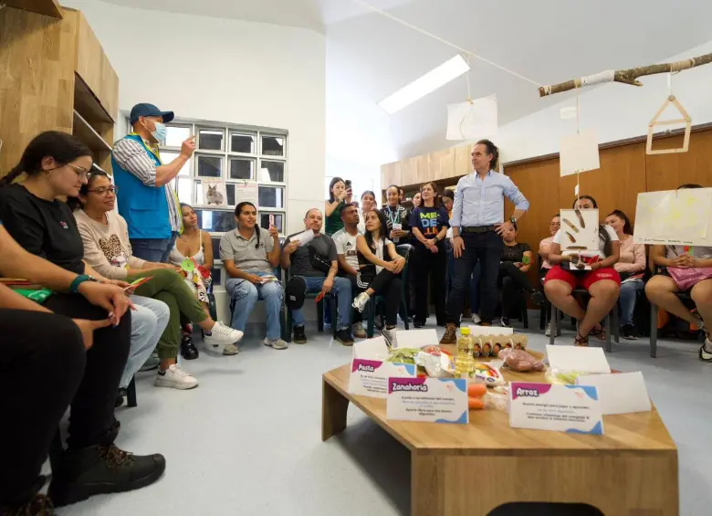 El anuncio se realizó en el recién adecuado jardín de Buen Comienzo de la Comuna 5 Castilla. FOTO: Alcaldía de Medellín 