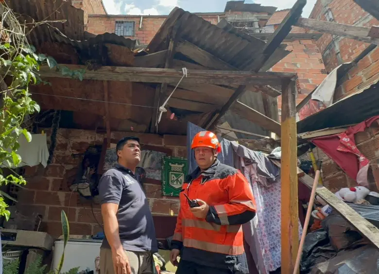Así quedó lo que antes era una vivienda en el barrio El Pinal de la comuna 8 de Medellín. FOTO Cortesía Dagrd. 