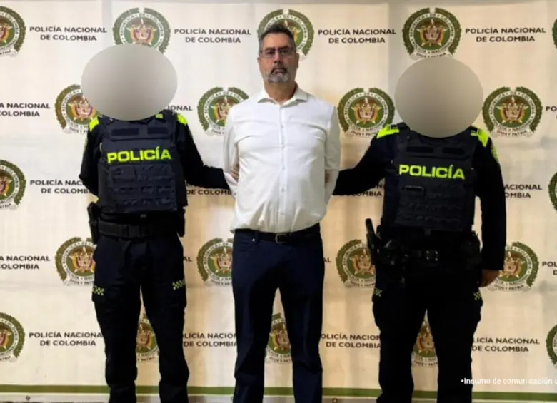 El urólogo fue capturado en un parqueadero ubicado al sur del Valle de Aburrá. FOTO FISCALÍA. 