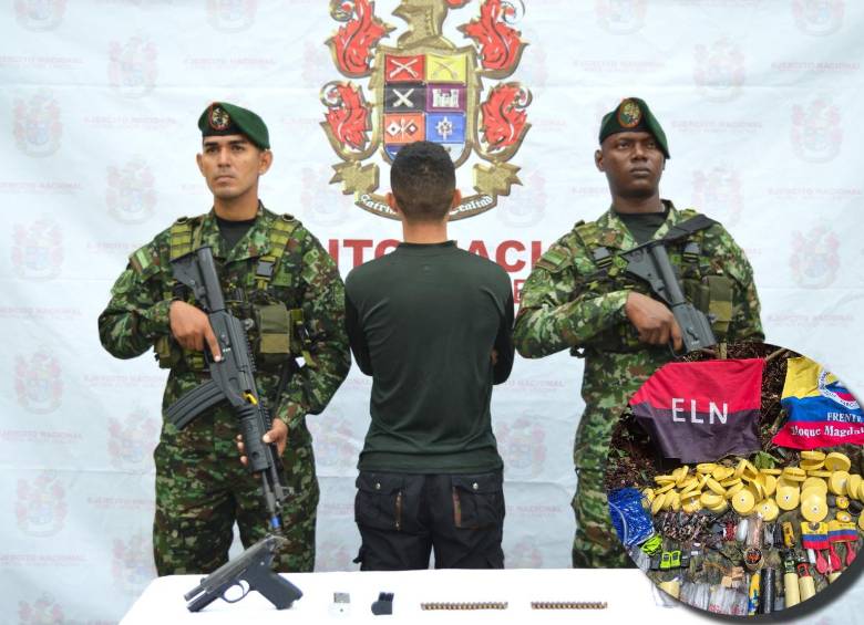 Alias "Alexis", quien se entregó de manera voluntaria a las autoridades y los elementos que puso a disposición una vez se sometió. FOTOS Séptima División del Ejército.