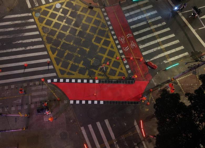Entre las intervenciones a las ciclorrutas está la reparación de andenes, la instalación de separadores y la adecuación de la señalización. FOTO Alcaldía de Medellín. 
