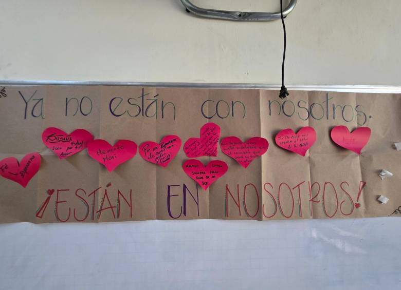 Una pancarta en una de las aulas del Liceo Antioqueño en el inicio de un nuevo año escolar. FOTO Cortesía Alcaldía de Bello. 