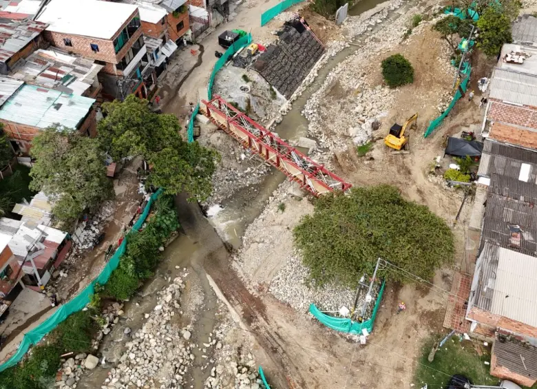Una de las 6 obras que adelanta la alcaldía en las quebradas priorizadas de la ciudad. FOTO Alcaldía de Medellín. 