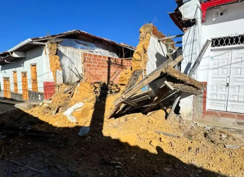 También hay 250 instituciones educativas afectadas, y 21 centros hospitalarios y 49 iglesias con daños reportados. FOTO Cortesía Alcaldía de Sonsón. 