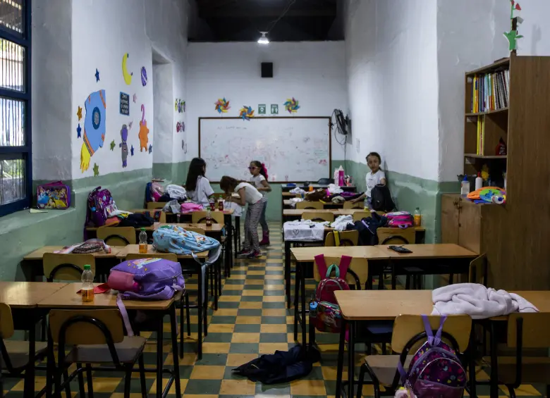 La capacidad de los salones era de hasta 20 estudiantes. Por esto, y otros factores como la calidad del profesorado, los niños de las escuelas Pilsen y Malta gozaban de una excelente calidad educativa. Hoy muchos deberán seguir sus estudios en colegios públicos. Foto: Julio César Herrera Echeverri.
