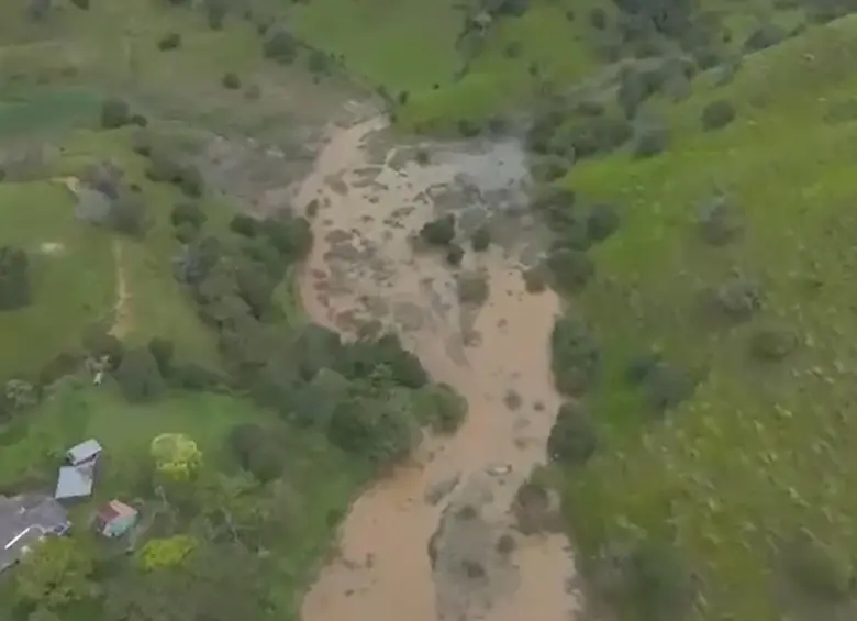 Plano panorámico de la represa ubicada en el sector Puente Pavas, Subasta. Imagen tomada de redes sociales.