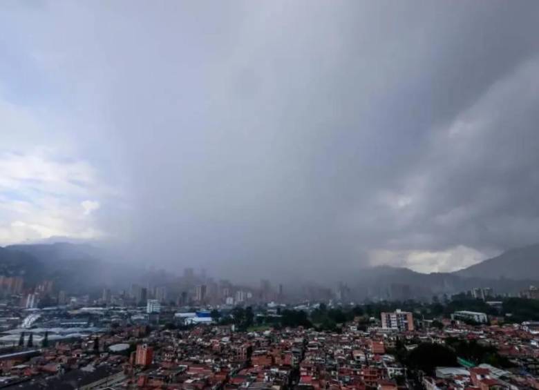Hoy, desde el Dagrd, se anunció el inicio de una nueva temporada de lluvias en Medellín y el Valle de Aburrá. FOTO Jaime Pérez Munévar.