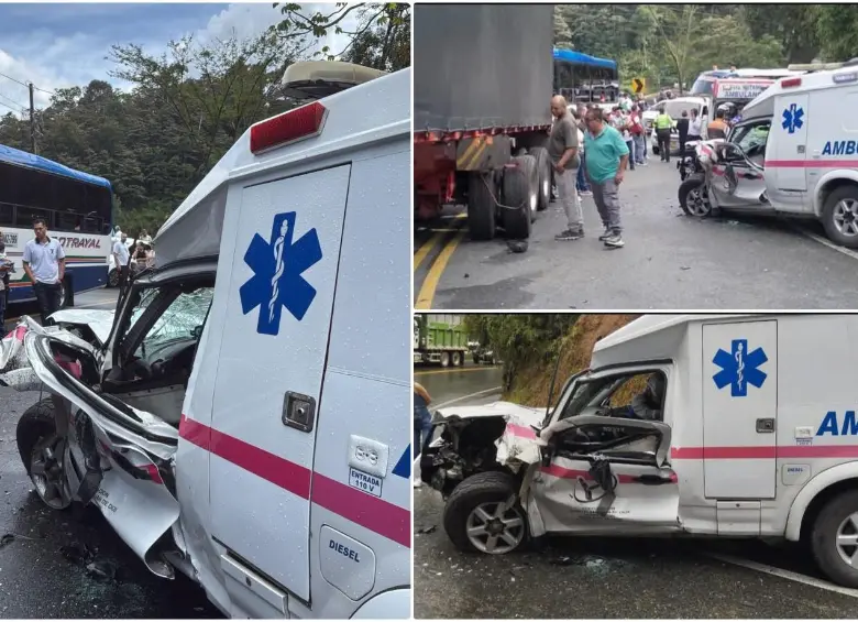 Aspecto de la ambulancia y la tractomula que colisionaron en la vía entre Medellín y Santa Rosa de Osos este lunes festivo. FOTOS: Cortesía