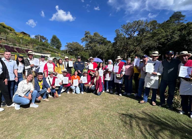 Según la Administración Distrital, esta estrategia hace parte de los preparativos para la Feria de las Flores. FOTO Alcaldía de Medellín. 