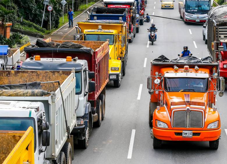 En Colombia ruedan 50.946 volquetas de las cuales alrededor del 90% deberían ser chatarrizadas, pero desde 2008 para este tipo de vehículos no existe esa posibilidad, dice Fedevolco. FOTO Juan Antonio Sánchez