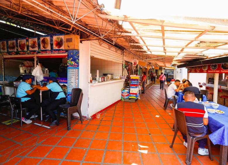 La sazón de MIla está en La Minorista, en el segundo nivel, en el sector de los bares y los “corrientazos”. Foto: Manuel Saldarriaga Quintero