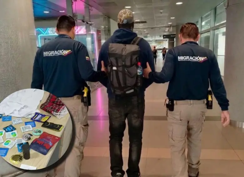 En la imagen principal, el extranjero inadmitido. En miniatura, algunos de los objetos que traía consigo en su equipaje. FOTOS Migración Colombia. 