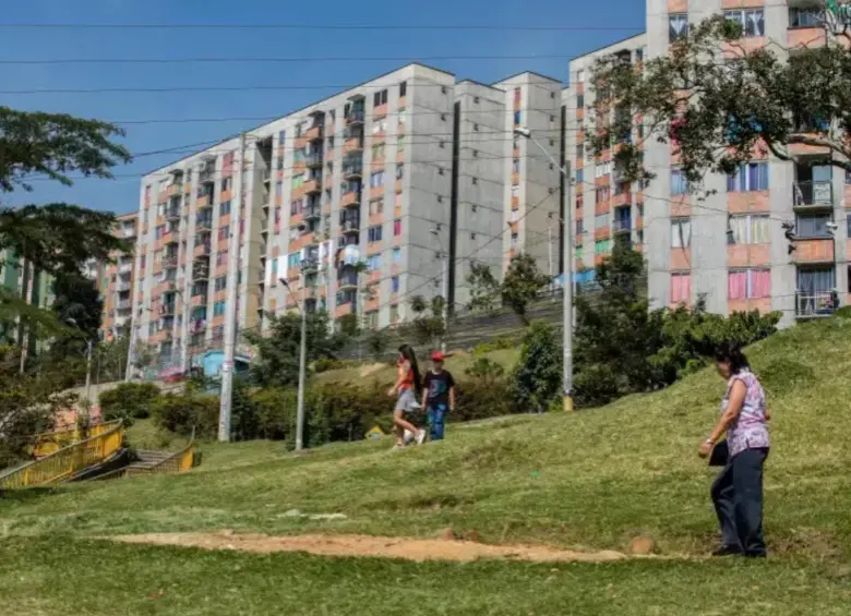 La Gobernación de Antioquia, durante la actual administración, ha invertido casi $1 billón en mejoramientos de viviendas y viviendas nuevas. FOTO Camilo Suárez. 
