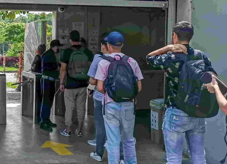 Aunque la cantidad de aspirantes ha disminuido, solo uno de cada cuatro logra ingresar a estudiar a la Universidad Nacional. FOTO El Colombiano