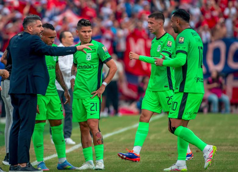 La credibilidad de Gandolfi frente a la hinchada no es buena y debe cambiar la percepción con buen fútbol y victorias. FOTO JUAN ANTONIO SÁNCHEZ