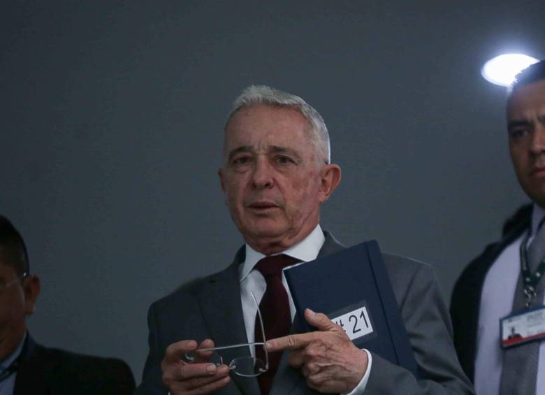 Expresidente Álvaro Uribe en juicio por soborno a testigos. Foto: Colprensa
