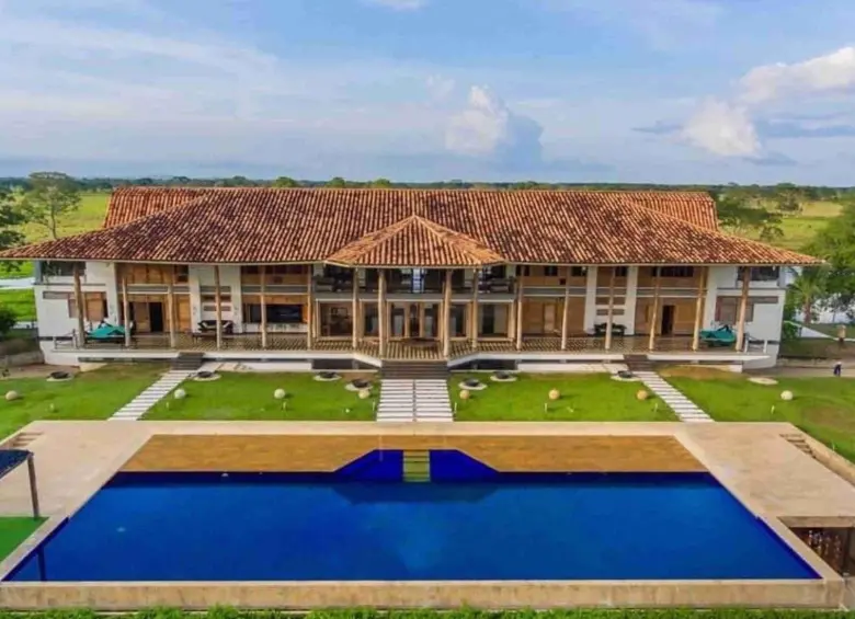 Esta es la casona principal de la hacienda Támesis, en la zona rural de Montería. Se han planteado proyectos de turismo y académicos, con asesoría de la Universidad de Córdoba, sin que nada se concrete. FOTO cortesía