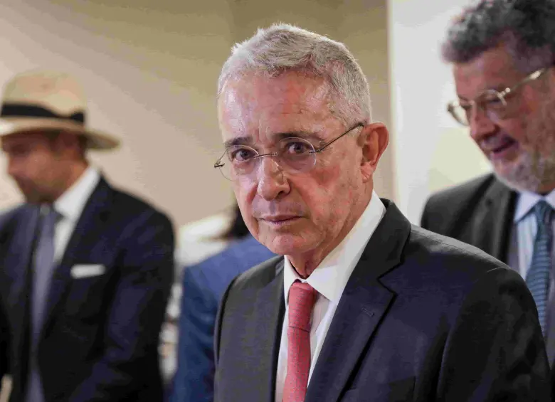 Álvaro Uribe, en juicio por supuesta manipulación de testigos. FOTO: Colprensa