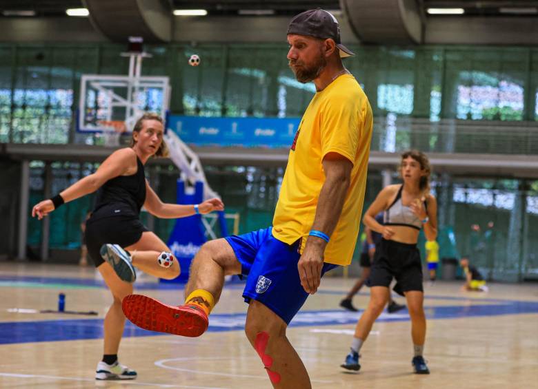 Deportistas de 17 países se citan en Medellín para el Campeonato Mundial de Footbag o fuchi