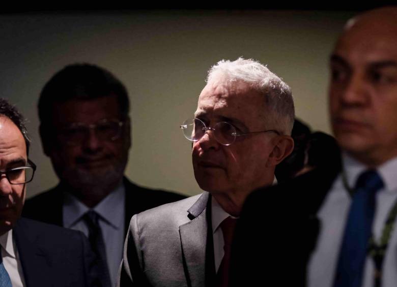 Expresidente, Álvaro Uribe acusado de soborno a testigos. Foto: Colprensa