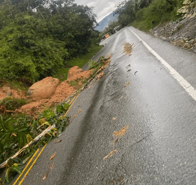 La medida preventiva fue anunciada por el Instituto Nacional de Vías (Invías) ante el constante riesgo de deslizamientos y movimientos de tierra por las fuertes lluvias. FOTO: Mi Oriente
