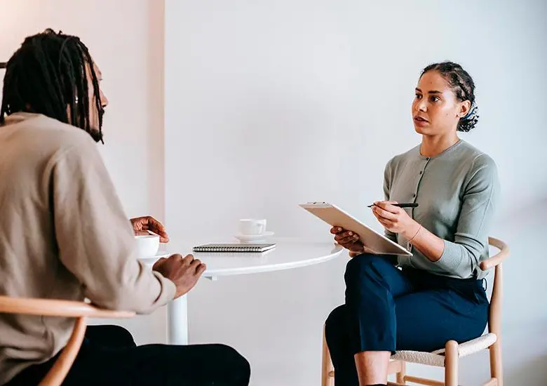 La preparación previa a una entrevista sigue siendo una de las mejores estrategias para destacar. FOTO: SHUTTERSTOCK