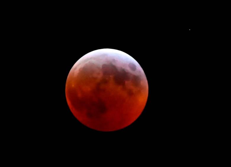 Las mejores fotos del eclipse lunar: así vio el mundo la “Luna de Sangre”