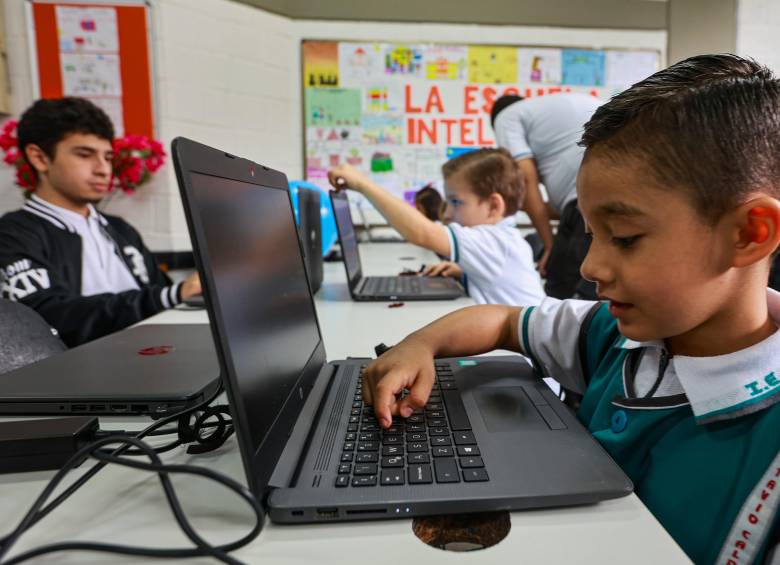 La secretaría de educación de Medellín registró más de quinientos niños de la ciudad que poseen habilidades sobresalientes. Foto: EL COLOMBIANO