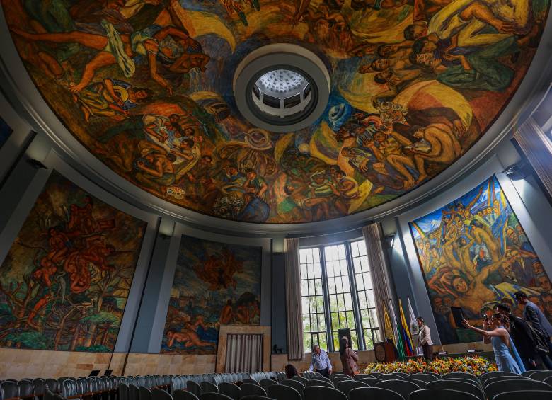 Cúpula del Aula Máxima con el mural Homenaje al Hombre (1949–1953). FOTO Manuel Saldarriaga.