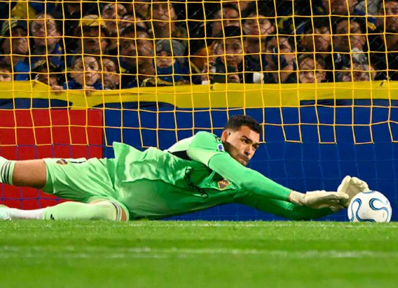 Álvaro Montero, arquero colombiano, que espera consolidarse en Boca Juniors. FOTO AFP