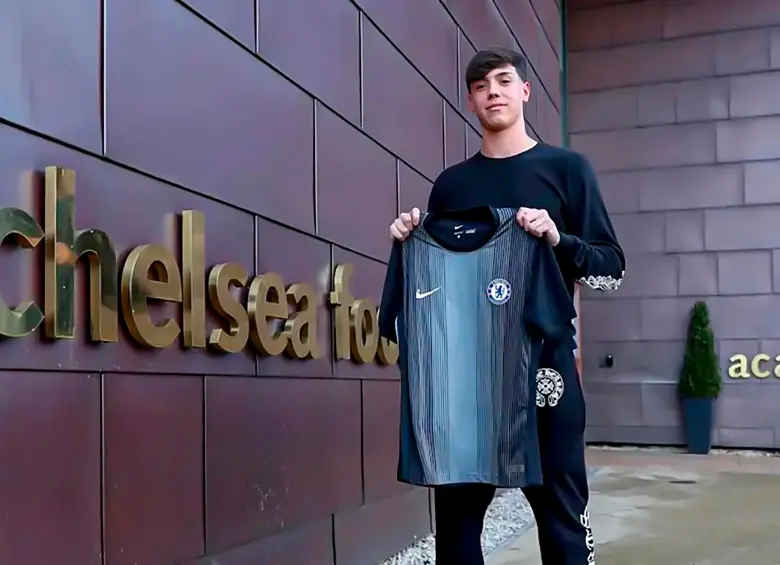 Freddy Bernal, el arquero con padres colombianos que ya hace parte del plantel profesional del Chelsea FC. Foto: Cortesía Chelsea FC.