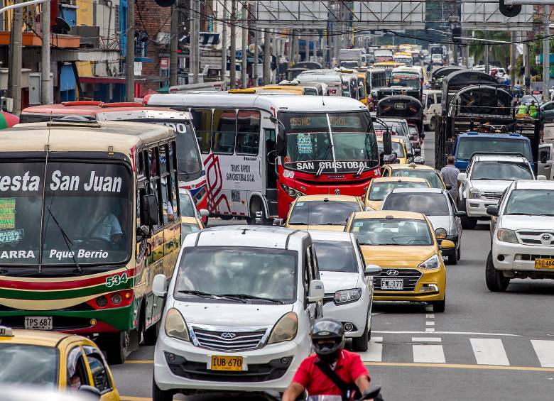 Imagen de un trancón en la ciudad de Medellín. FOTO: Juan Antonio Sánchez