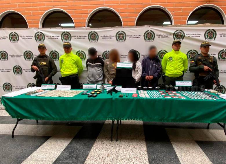 Los capturados deberán responder por concierto para delinquir agravado, desplazamiento forzado y extorsión agravada. FOTO: CORTESÍA