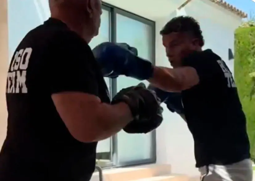 Una de las imágenes del video de Nelson Deossa entrenando boxeo. FOTO PANTALLAZO DEL VIDEO DE X