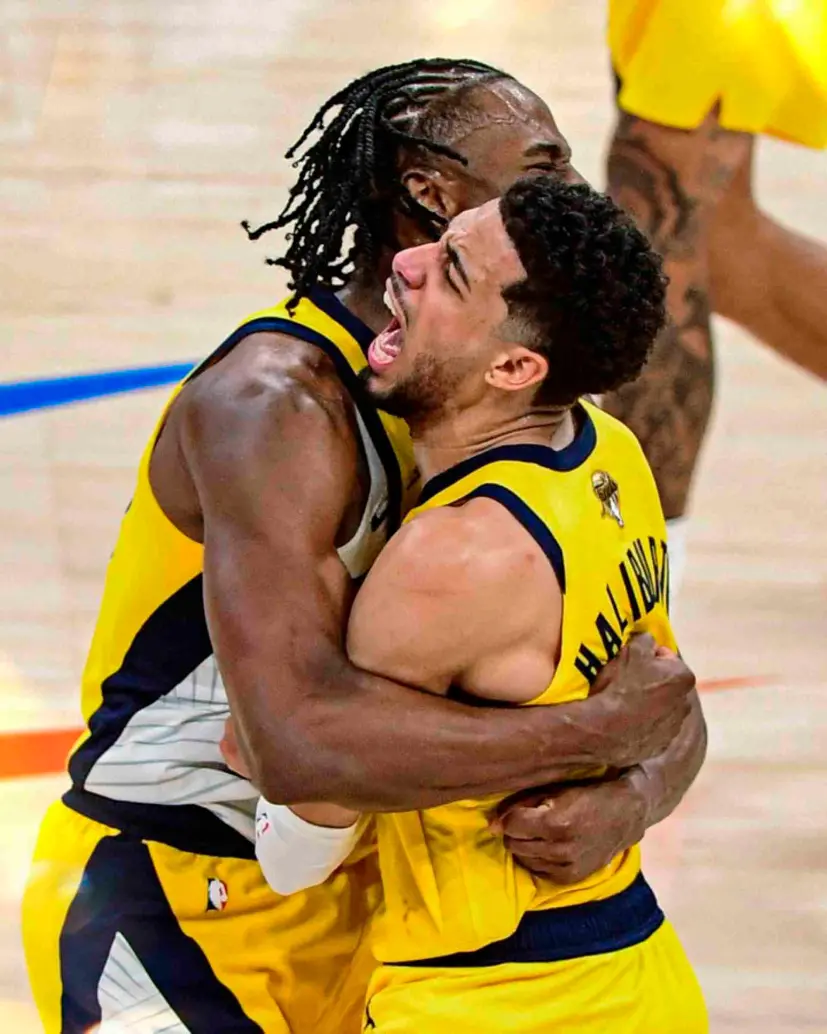 El jugador Tyrese Haliburton celebra su cesta con la que Indiana Pacers venció a Oklahoma City Thunder en el arranque de la serie final de la NBA. FOTO TOMADA X@nbastats