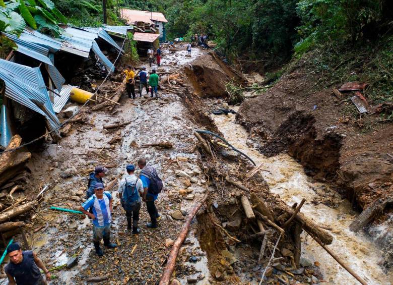 A comienzos de abril, la emergencia invernal destruyó un campamento minero en Abriaquí, Antioquia. FOTO: MANUEL SALDARRIAGA. 