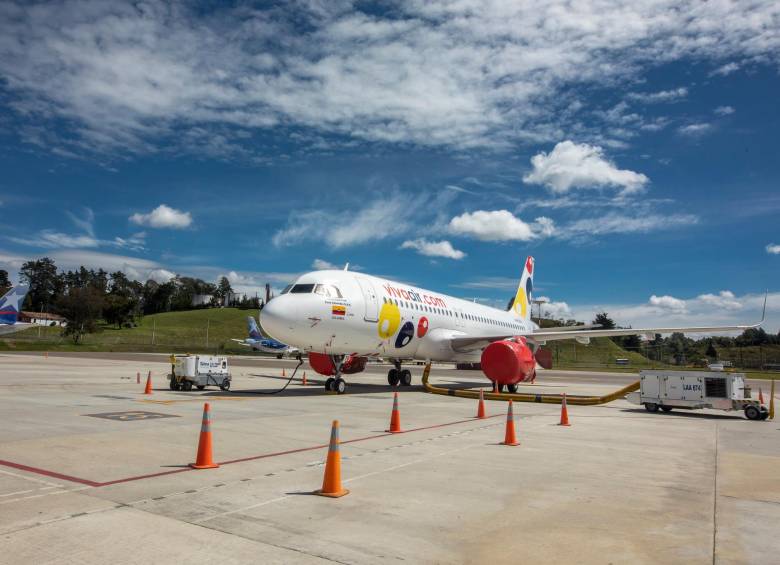 Hace dos días se conoció que cinco aviones de la aerolínea Viva se quedarán en tierra de forma indefinida. Foto: Camilo Suárez
