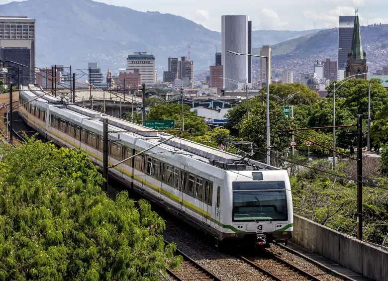 El metro está operando en todas las estaciones, pero con algunas demoras por el inconveniente con uno de sus trenes. FOTO: JUAN ANTONIO SÁNCHEZ