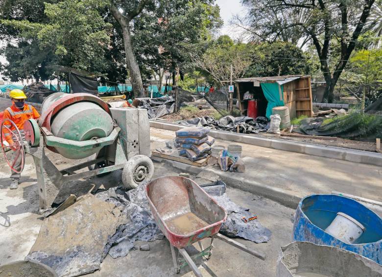 La obra “eterna” que asfixia a los comerciantes del parque de La Floresta