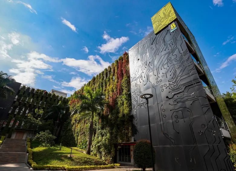 El Pascual bravo ha contribuido al desarrollo empresarial de Medellín. FOTO: Manuel Saldarriaga