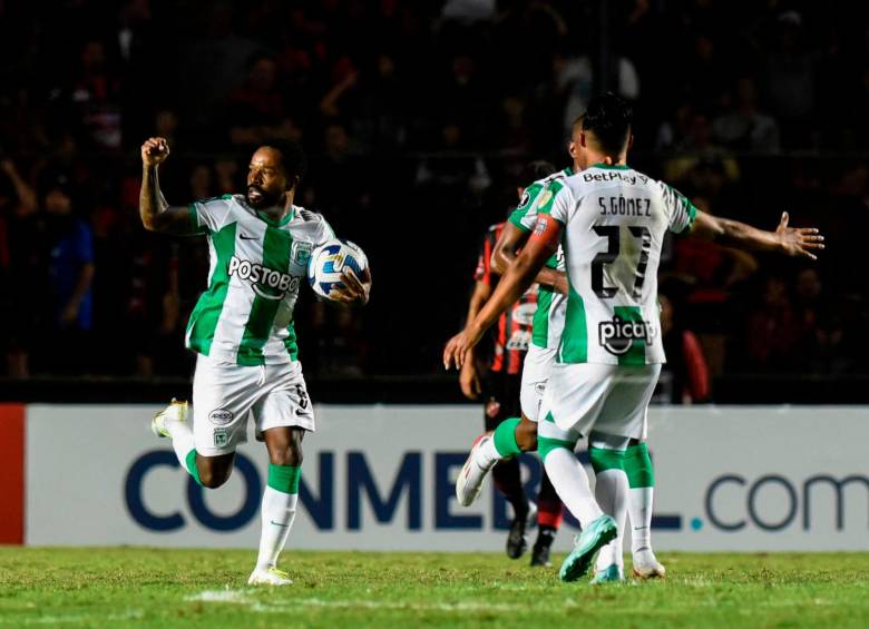 Analizando Grandeza: PARTE 2 - Club Atlético Independiente ▫ CONMEBOL  Libertadores • Independiente (7) vs (6) Tres Grandes del fútbol…