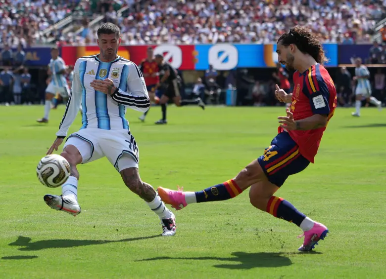 El partido entre España y Argentina se ha ido al alargue donde se han presentado algunas polémicas arbitrales. Foto: Xinhua