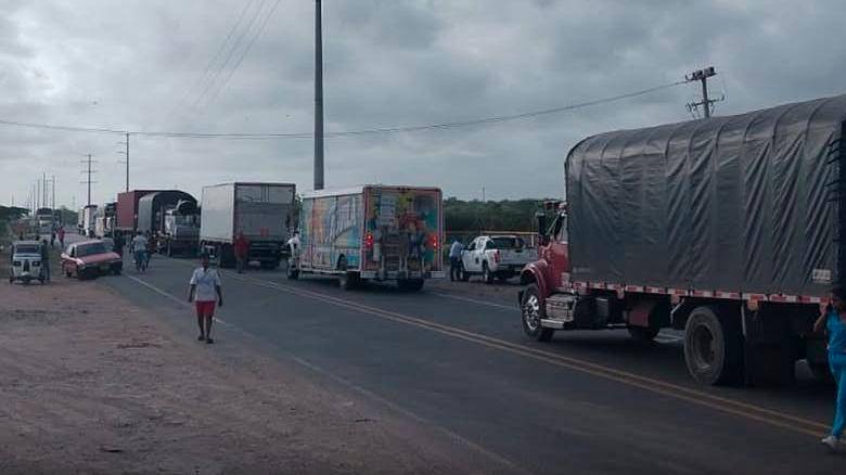 Esta semana en Zona Bananera, Magdalena, hay bloqueos viales. FOTO cortesía Asbama