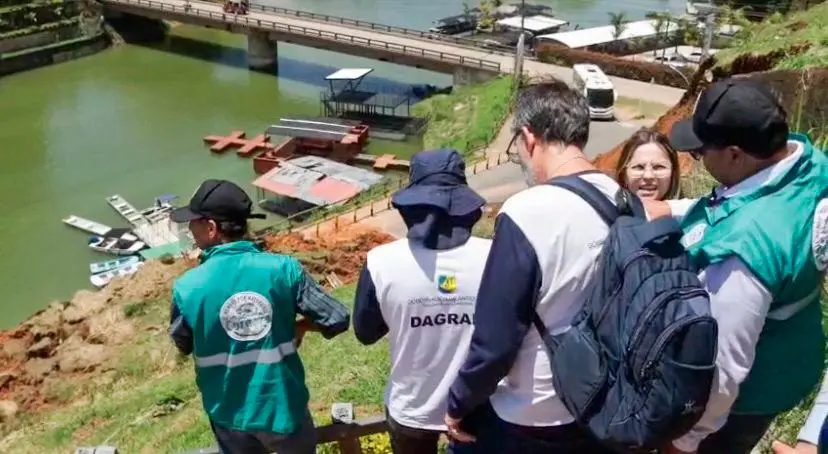 En Puerto Nare las aguas del afluente principal que atraviesa ese municipio anegaron 50 viviendas. FOTO: GOBERNACIÓN