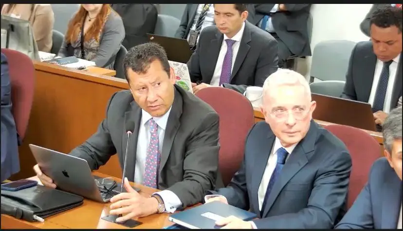El expresidente Álvaro Uribe es señalado de cometer los delitos de fraude procesal y soborno a testigos. FOTO COLPRENSA