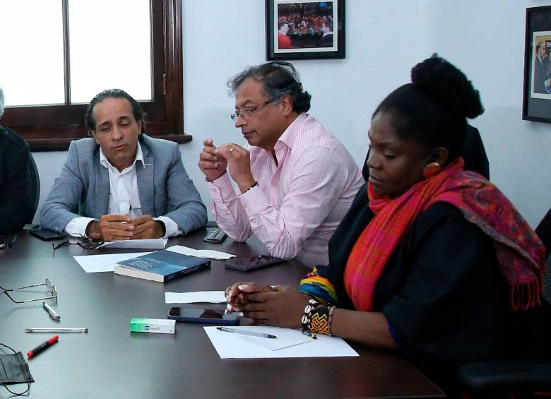 Al mediodía del lunes Gustavo Petro y Francia Márquez se reunieron para conversar sobre la fórmula vicepresidencial del Pacto Histórico. FOTO Colprensa