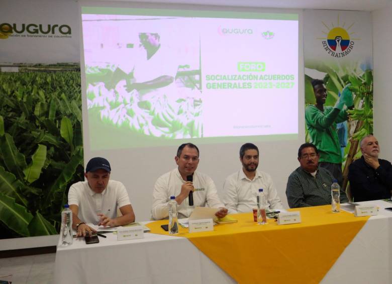 En Carepa se anunció el acuerdo laboral entre empresarios y trabajadores de la agroindustria bananera. FOTO Carlos Velásquez
